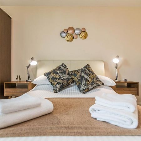 Raleigh Penthouse, Luxury Apartment With Balcony And Parking นอตติงแฮม ภายนอก รูปภาพ